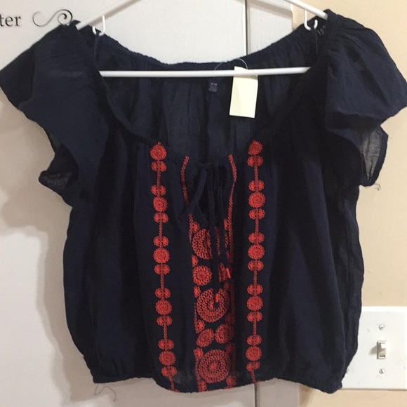 Crop Top - Picture 1 of 3